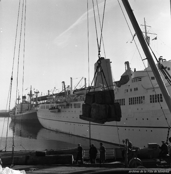 Old Photographs of the Port of Montréal (Gallery)