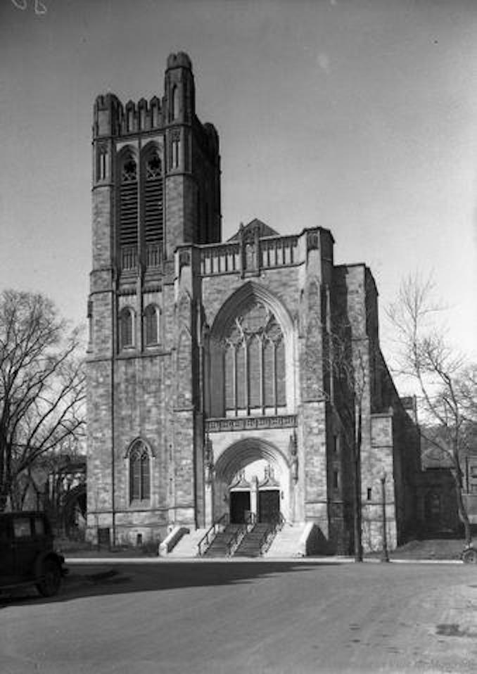 1936-Saint-Andrew and Saint-Paul Church at Sherbrooke and Redpath
