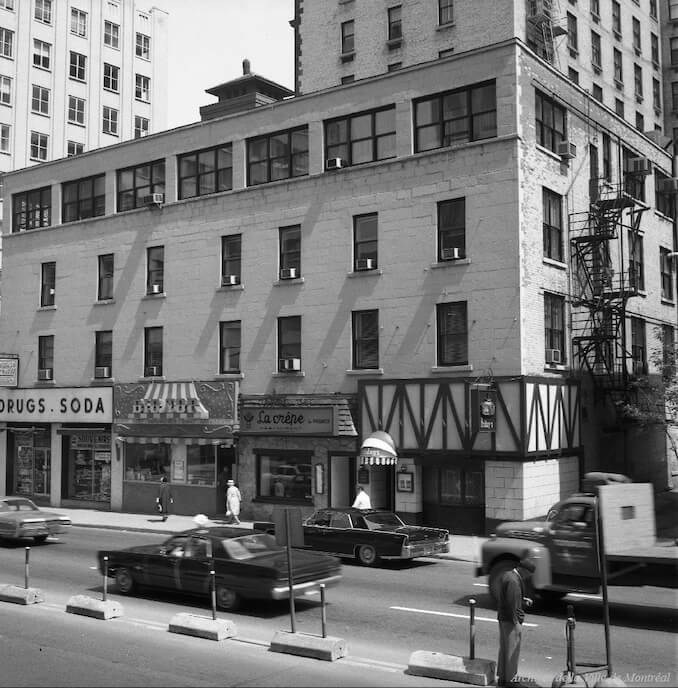 1969-Restaurant de la rue University