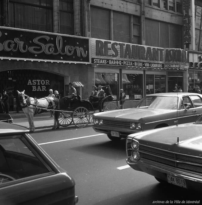 1969-Scène de rue - rue Ste-Catherine ouest