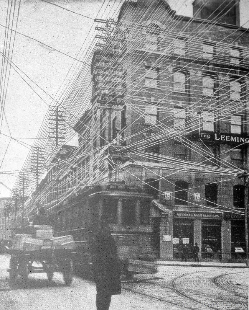 1910-Rue Notre-Dame vers l'ouest, à l'intersection de la rue Saint-Laurent
