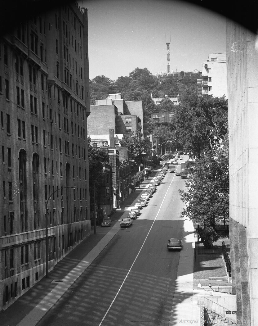 1966-Rue de la Montagne, à partir de l'angle de la rue Sherbrooke