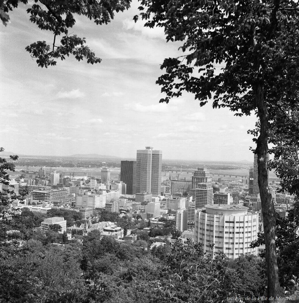 1966-Vue de Montréal à partir du mont Royal