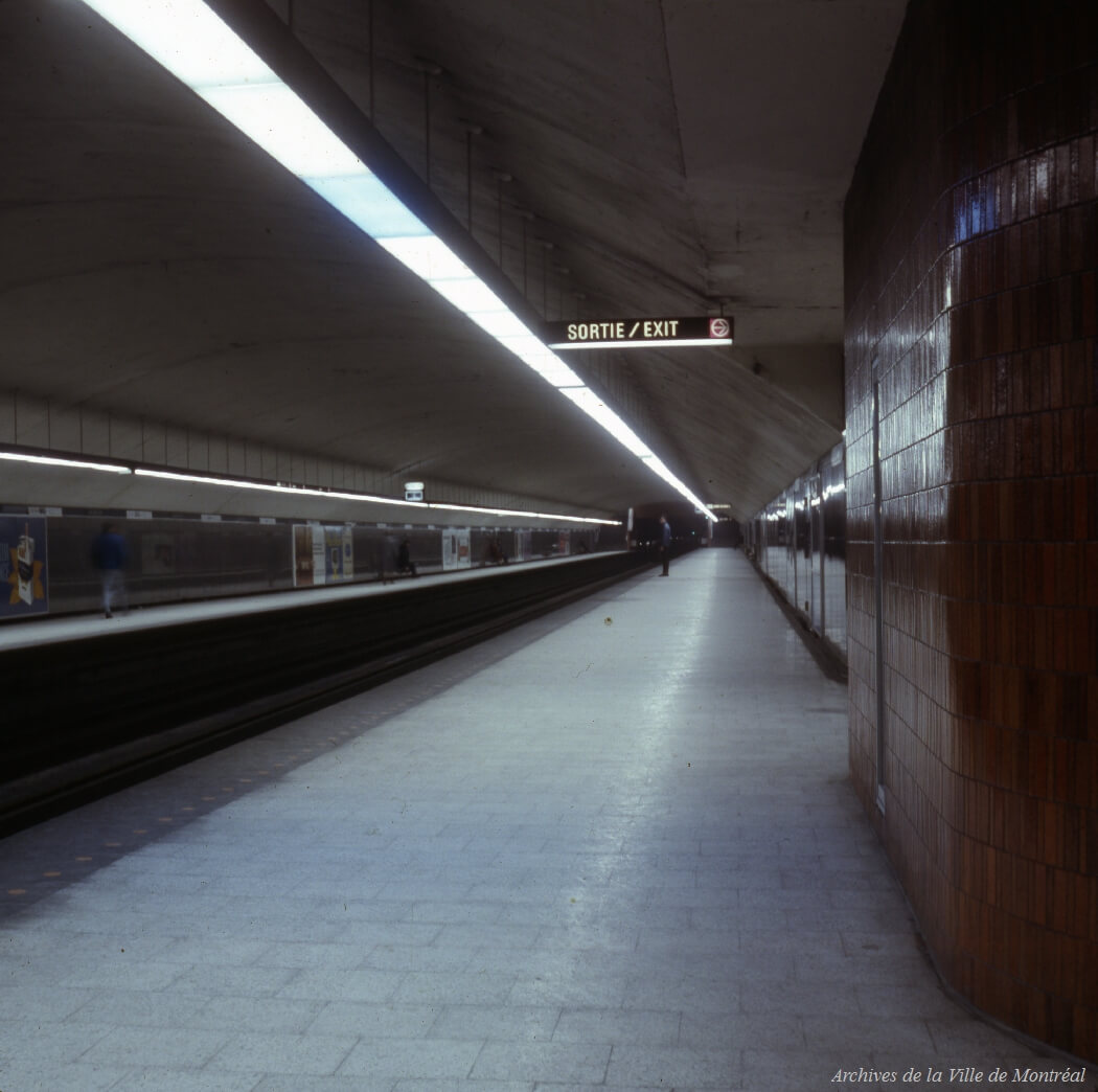 1967-Station de métro Laurier