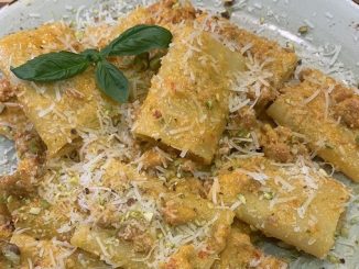 Recipe for Paccheri with Roasted Bell Pepper Pesto