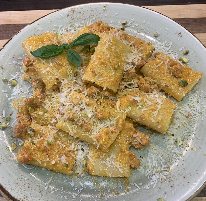 Recipe for Paccheri with Roasted Bell Pepper Pesto