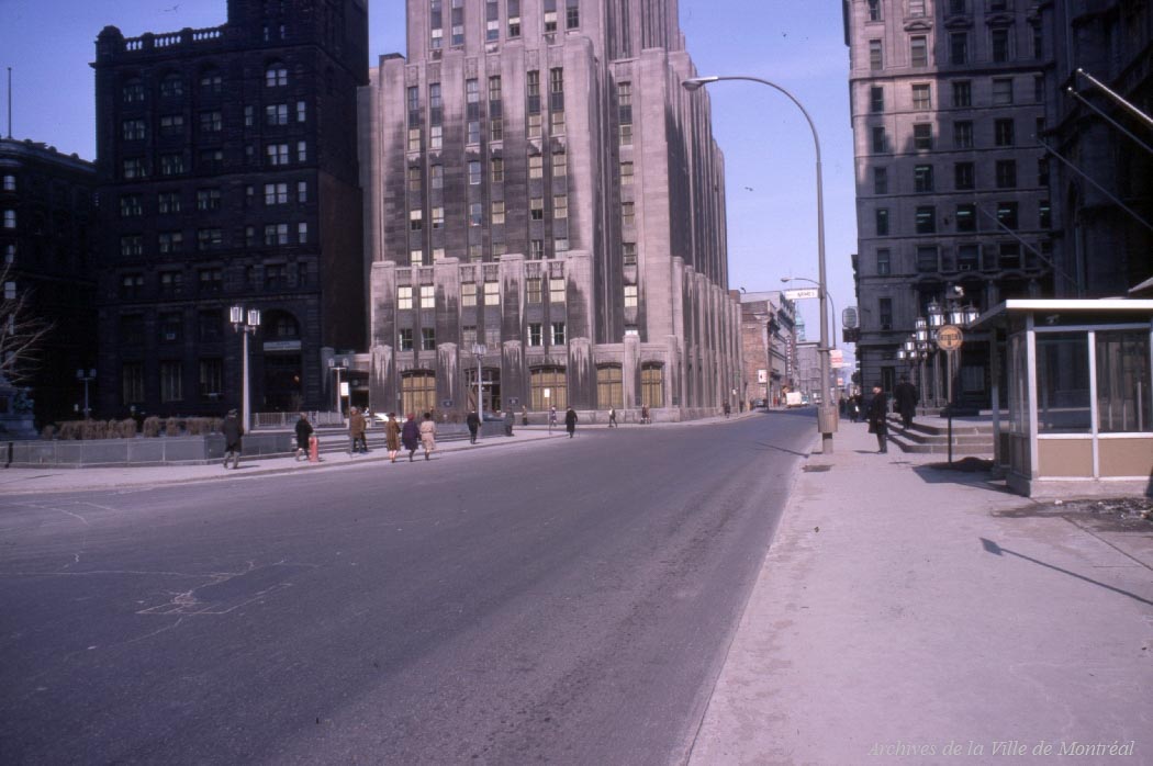 1968 - View of the Aldred building in Old Montreal.