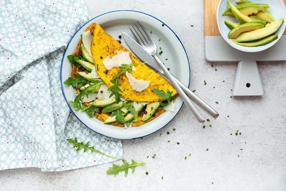 Recipe for Omelettes with Avocado, Parmigiano Reggiano and Aromatic Herbs