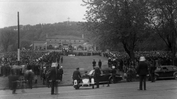 Old Photographs of the Jeanne-Mance Park (1930-1980)