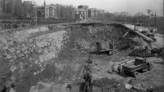 Old Photographs of Construction in Montréal (1916-1933)