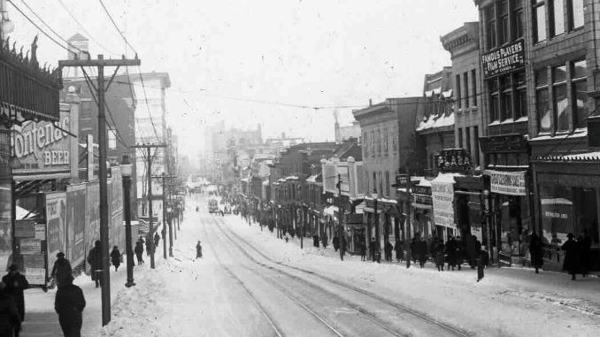 Old Photographs of Sainte-Catherine Street (1920-1972)