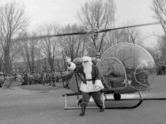 Old Photographs of Christmas in Montréal (1884 - 1975)
