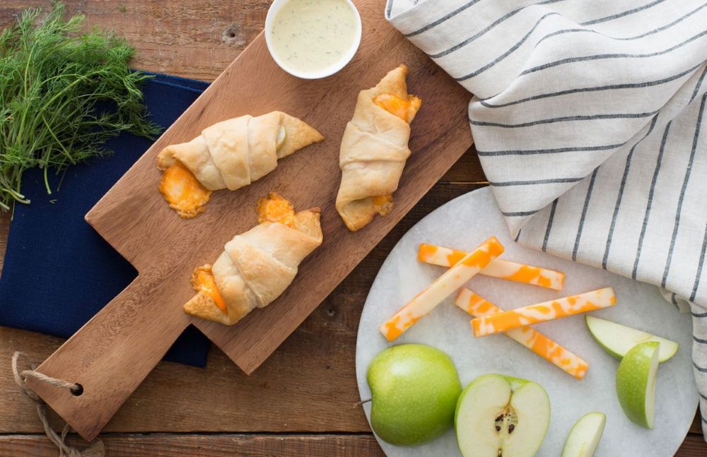 Recipe for Apple and Cheese Crescent Rolls